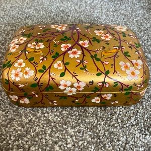 Vintage Kashmir India Hand Painted Lacquered Paper Mache Lidded Trinket Box